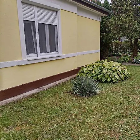 Holiday Home In Balatonmariafuerdo 19294 Nyaraló *