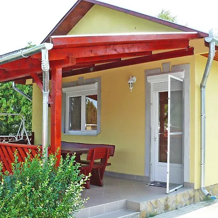 Holiday Home In Balatonmariafuerdo 19294 Nyaraló Balatonkeresztúr